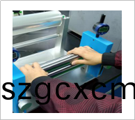 小(xiao)型(xing)颳刀塗(tu)佈機(ji)